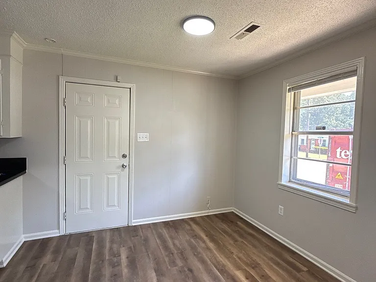 1177 Westmoreland St — Photo 4
