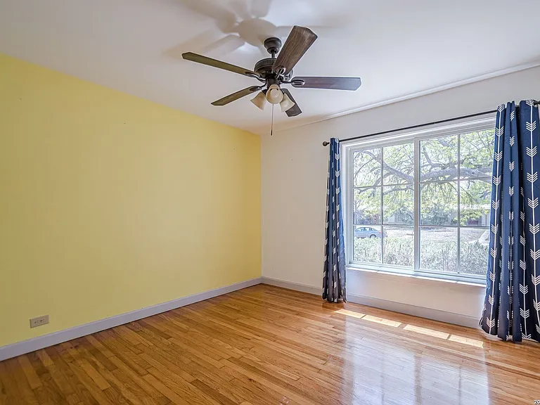 227 Devonshire Dr — Photo 23