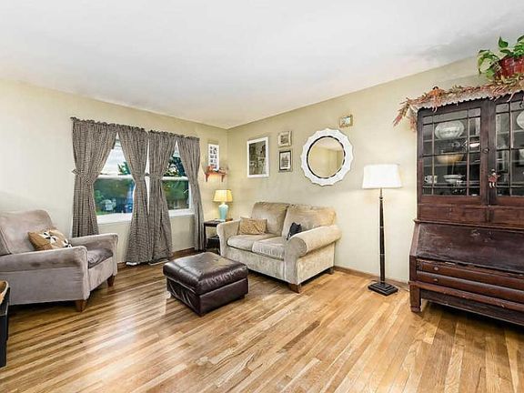 3rd image of 1846 Shoshone Dr
