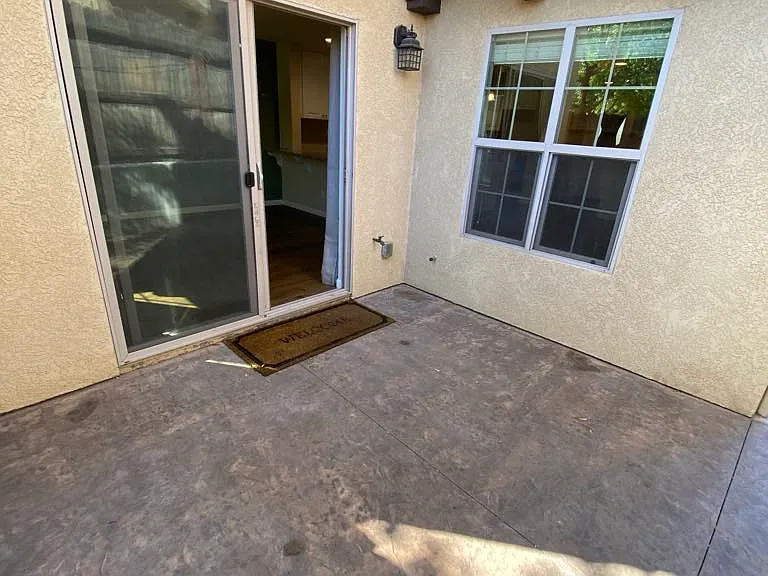 586 River Oaks Dr — Photo 16
