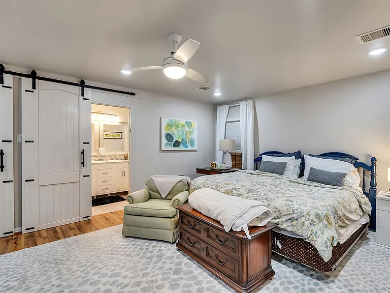 10309 Chesterfield Dr — Photo 10