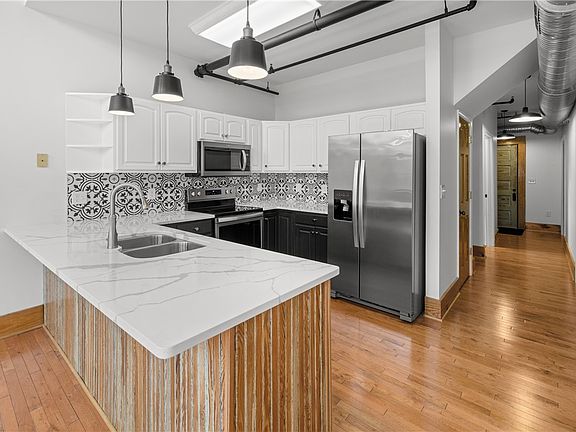 4th image of 102 Russell St APT 206
