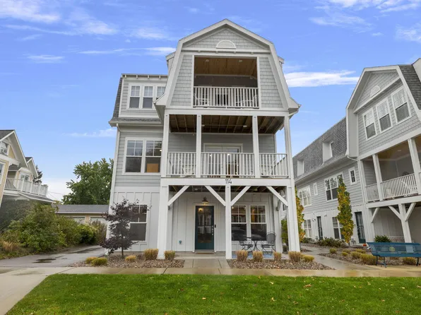 114 N Barton St #A, New Buffalo, MI 49117