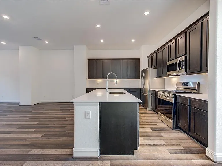 1415 Adell Rose Ln — Photo 32