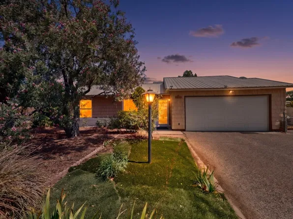 1765 Celina Rd SE, Rio Rancho, NM 87124