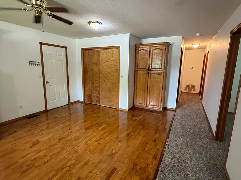 828 S Brownell Ave — Photo 2