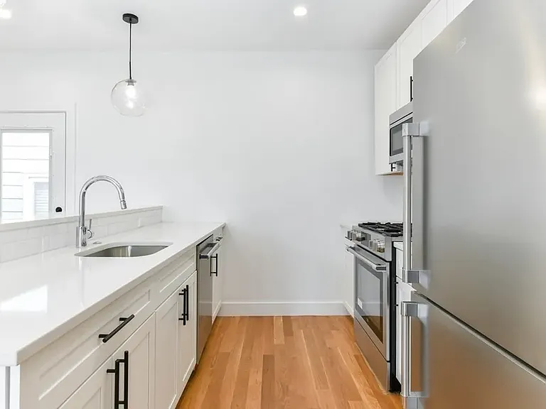 103 Old Harbor St #201 — Photo 2