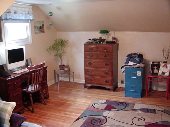 3rd image of 214 Dixon Dr