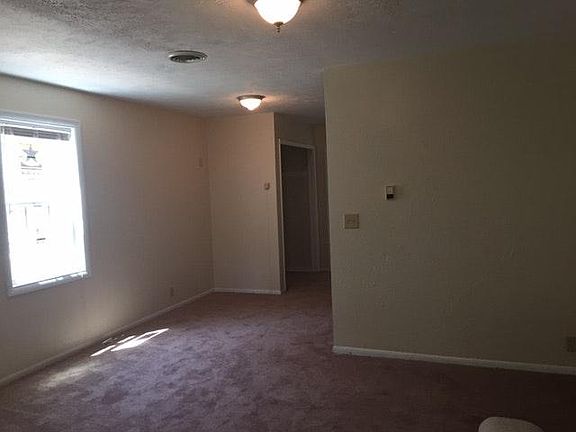 3rd image of 129 1/2 Baker St