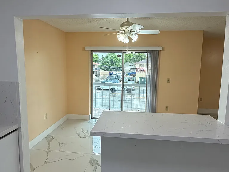 1284 W 44th Pl — Photo 16