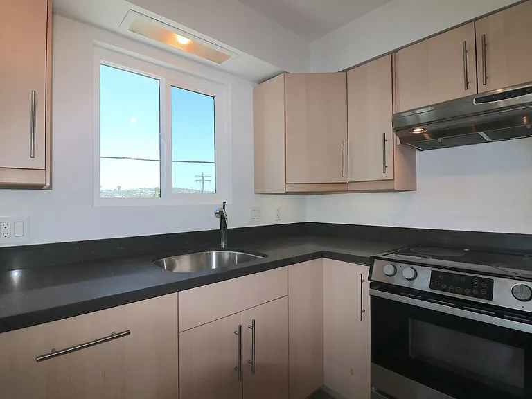 3990 Crown Point Dr — Photo 5