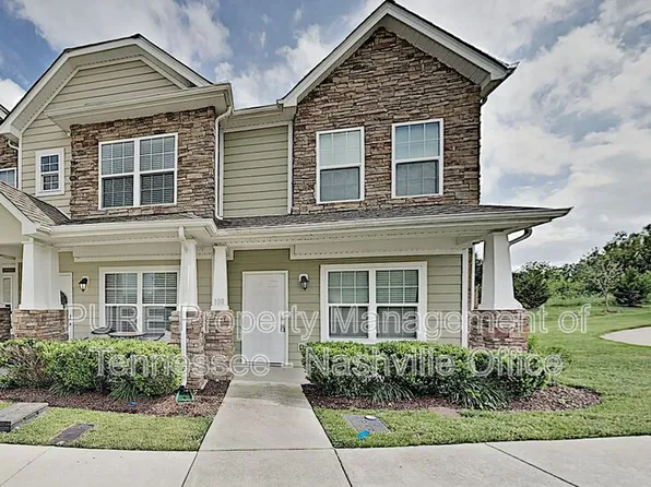100 Cobblestone Place Dr, Goodlettsville, TN 37072