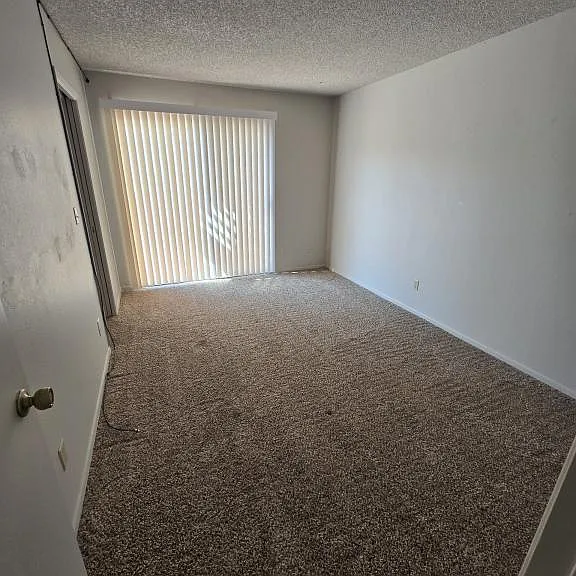 690 Paseo Granada — Photo 7