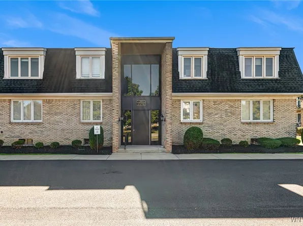 11 Georgian Ln APT 3, Buffalo, NY 14221