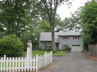 3 Croft Rd, Lake Hopatcong, NJ 07849