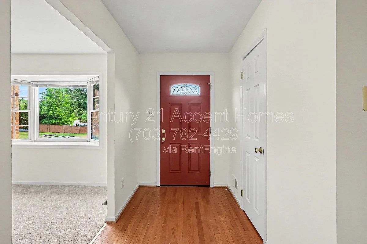 Building Photo - 5508 Maplefield Pl