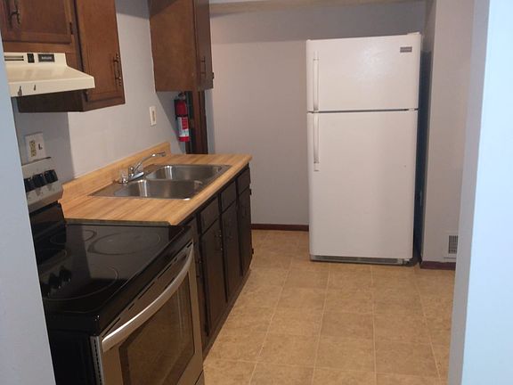 3rd image of 333 Manown St #200