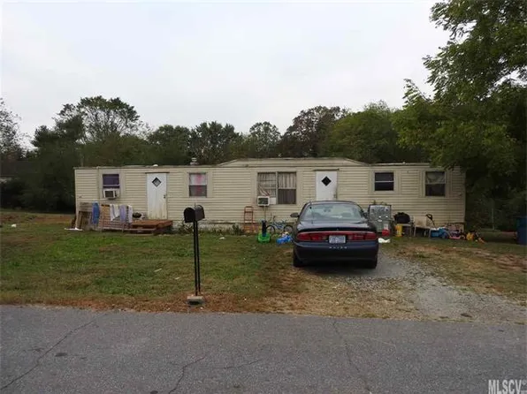 12 Lake St, Granite Falls, NC 28630