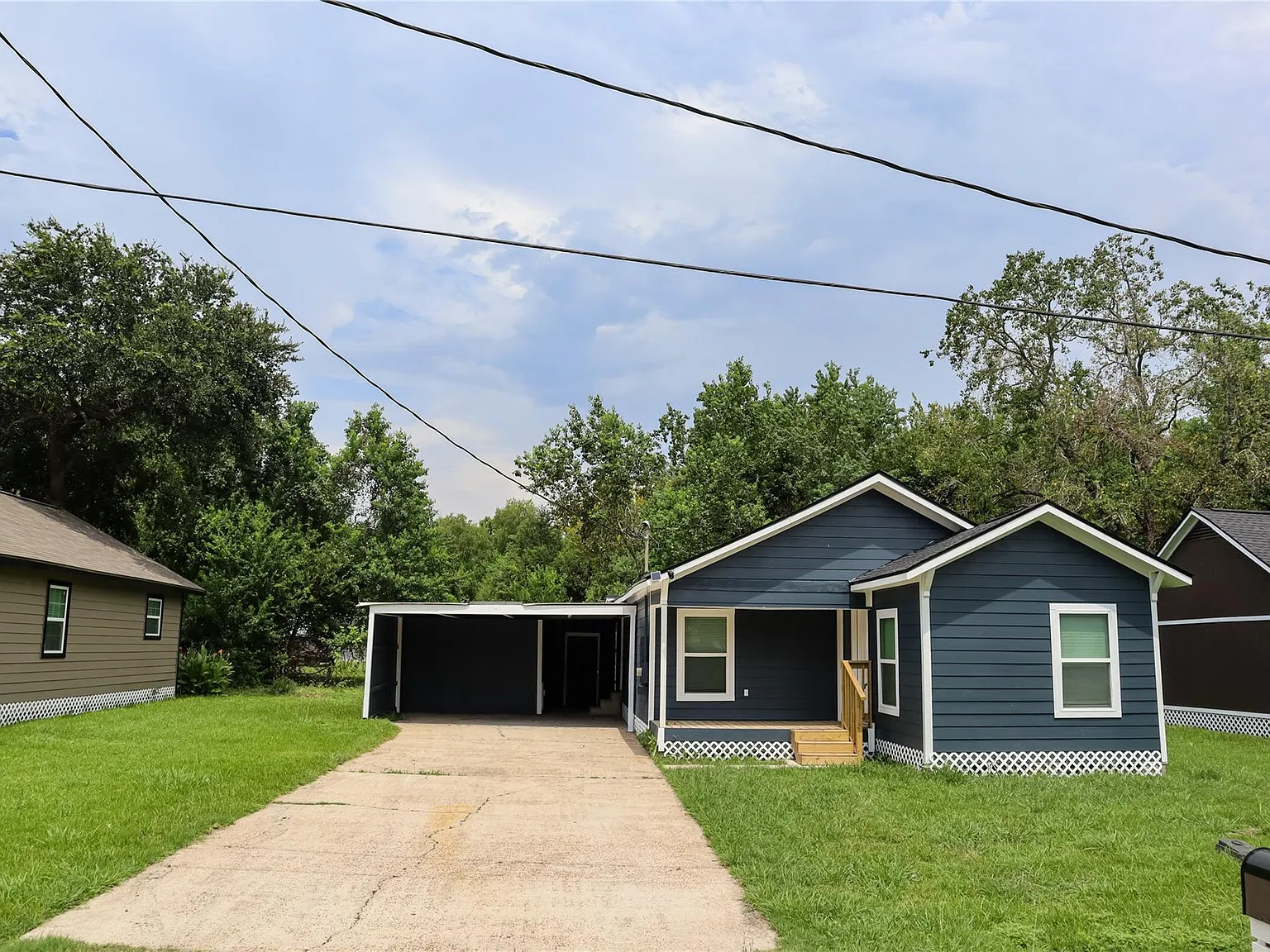 3 bed, 1.0 bath, $1,650 — Photo 2