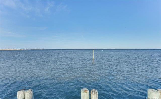 2nd image of 1425 Island View Dr