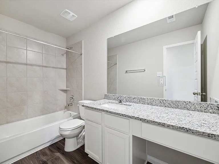 715 Gavin Walker Dr — Photo 13