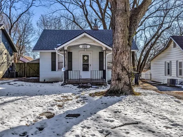 205 W 78th Ter, Kansas City, MO 64114