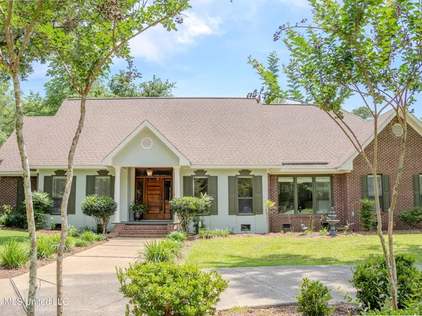 14188 Longwood Cir, Diberville, MS 39540