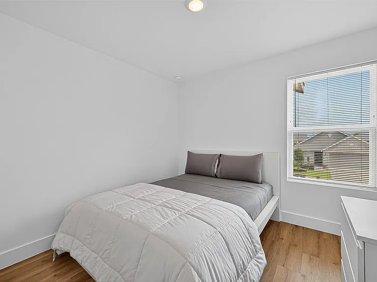 27615 Seascape Village Dr — Photo 32