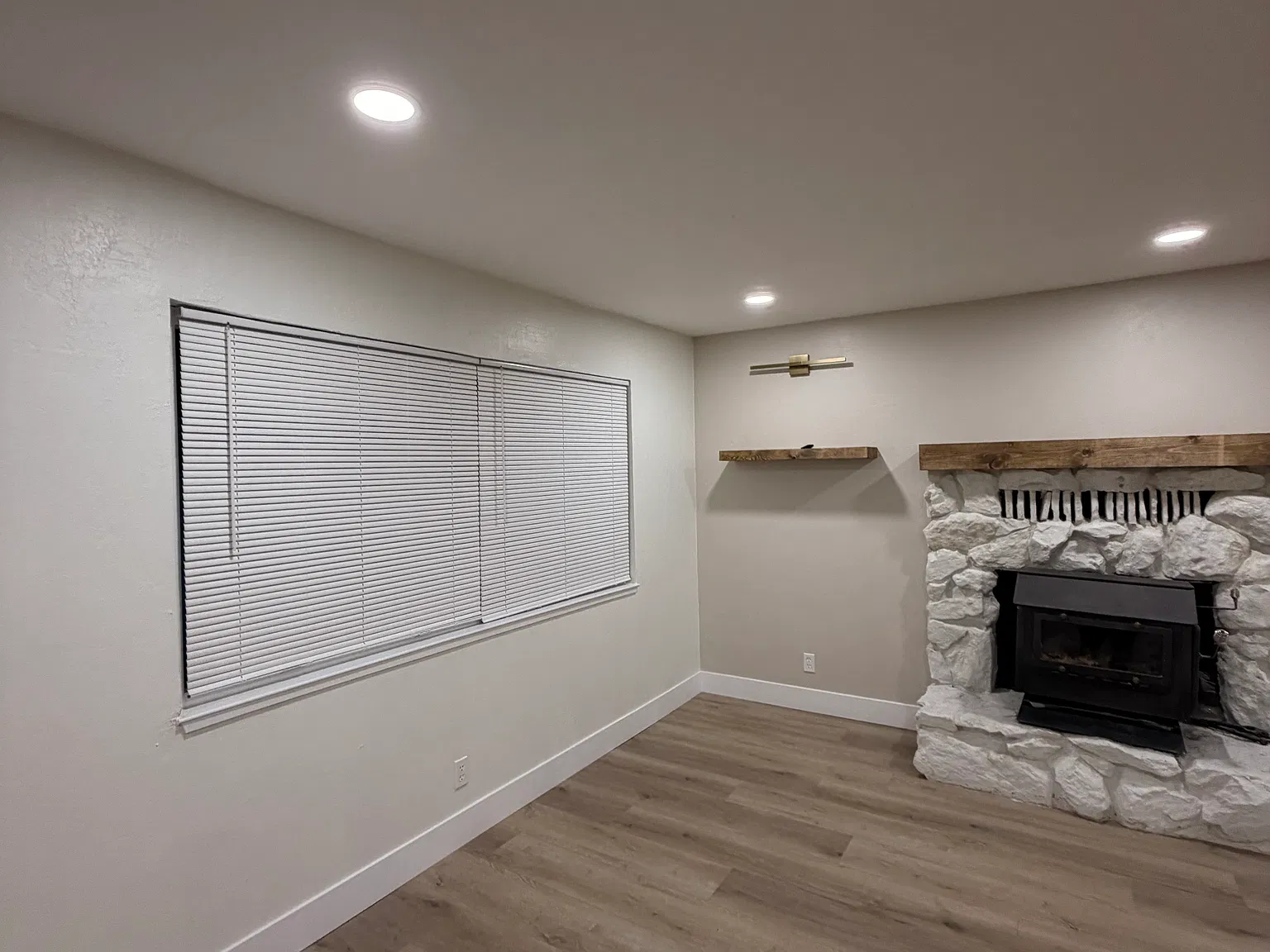 3 bed, 1128 sqft, $3,850 — Photo 4