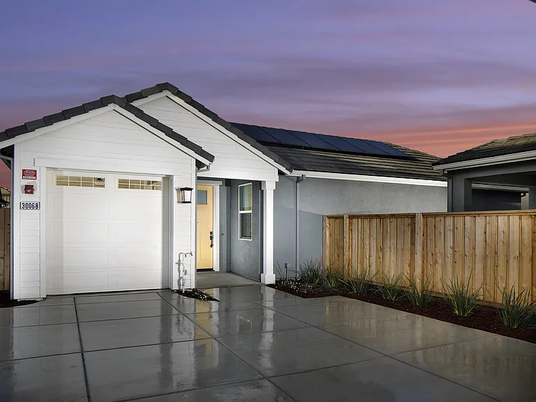 Sierra Vista — Photo 37