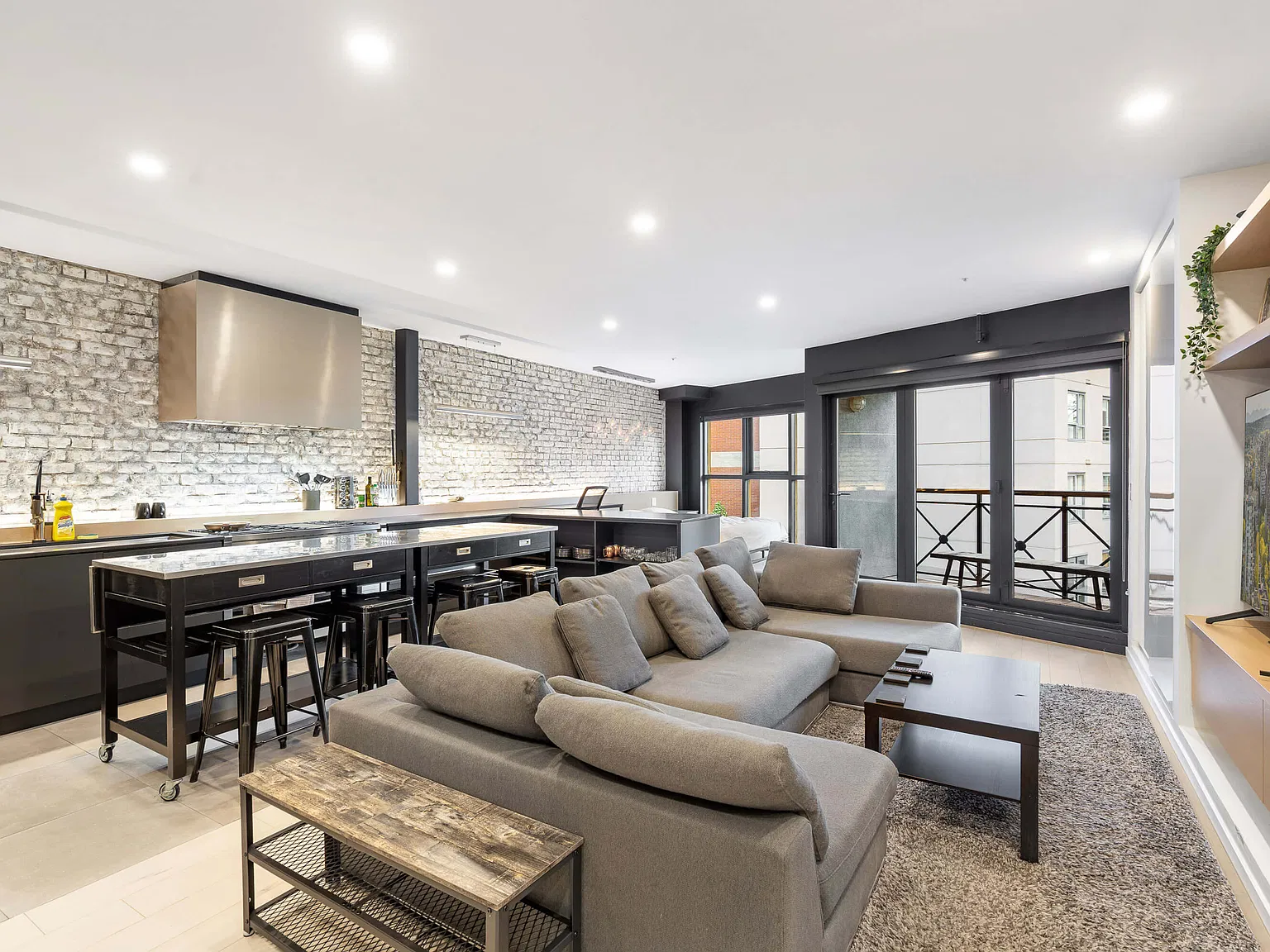 1 bed, 788 sqft, $3,650 — Photo 1