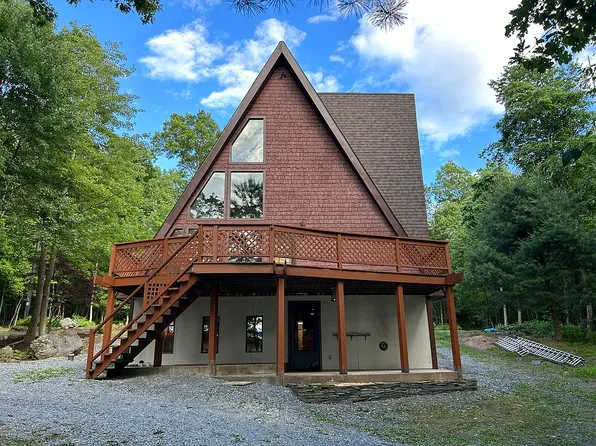 818 Park Ave, Mountain Top, PA 18707