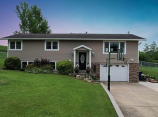 117 Sunset St, Elgin, IA 52141
