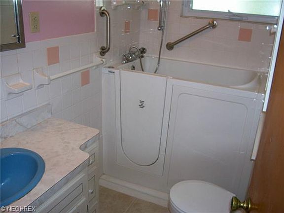 4th image of 6022 Greene Dr