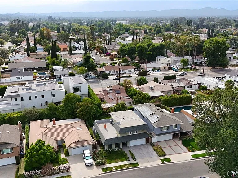 6215 Hesperia Ave — Photo 37