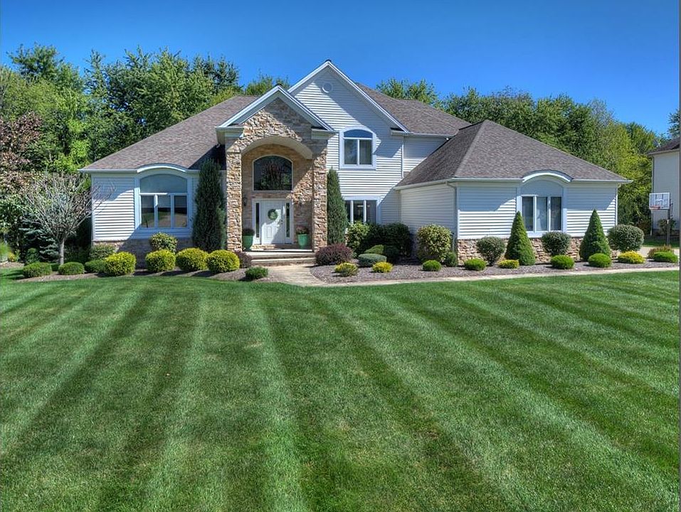 1st image of 38450 Flanders Dr