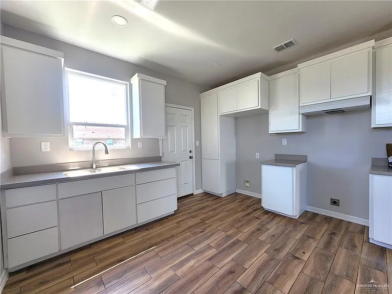 805 W Los Tesoros Dr #4 — Photo 6