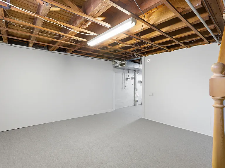271 W Wyncliffe Ave — Photo 21