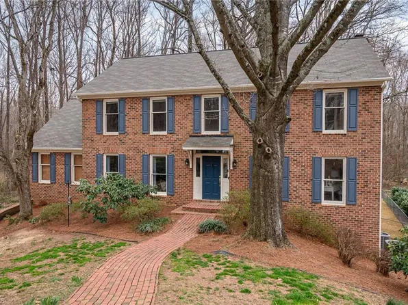 221 Stanaford Rd, Winston Salem, NC 27104