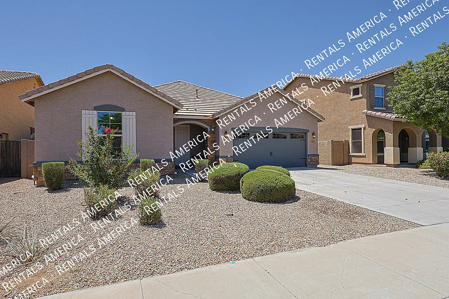 Beautiful 3bed 2 bath single level home-Landscape included! — Photo 3