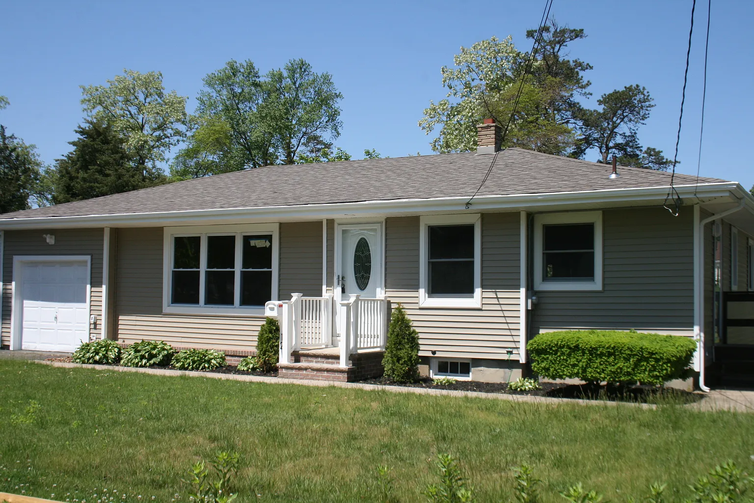12 Laurelhurst Dr photo 1
