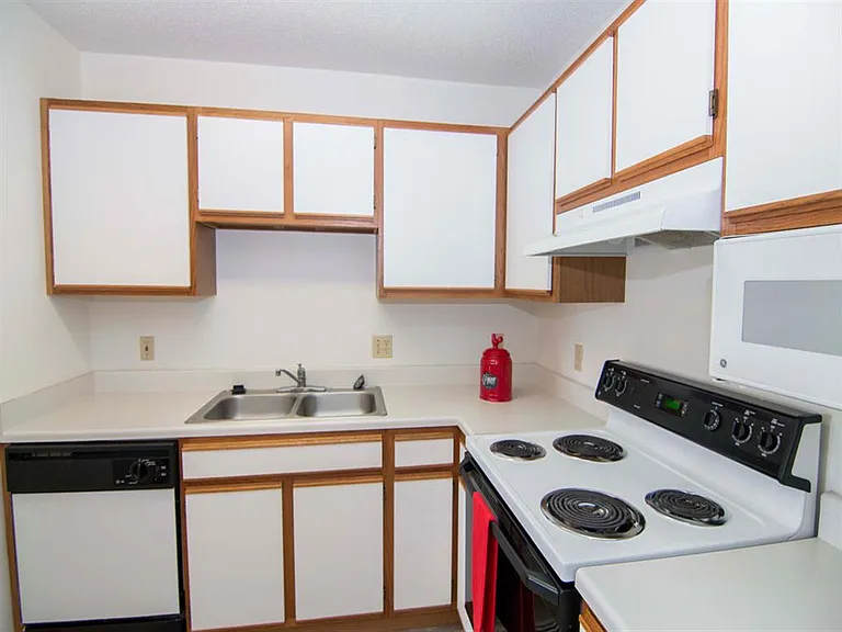 Northridge Heights Apartments — Photo 129