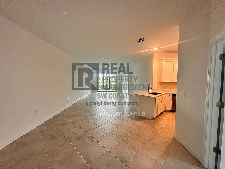 20503 Hazelnut Ct S — Photo 3