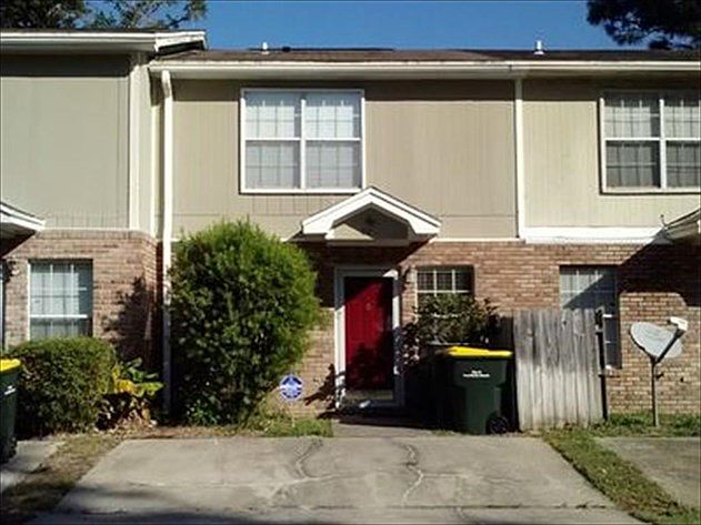 1st image of 40 Park Cir SE #C