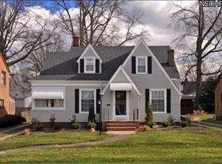 2577 Hampton Rd, Rocky River, OH 44116