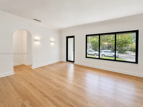 2910 SW 2nd Ave #1, Miami, FL 33129