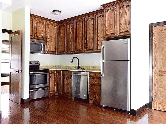 3rd image of 832 Blaylock Dr APT 1
