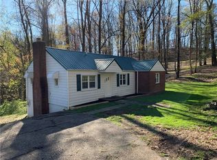 1236 S Park Rd SE, Charleston, WV 25304