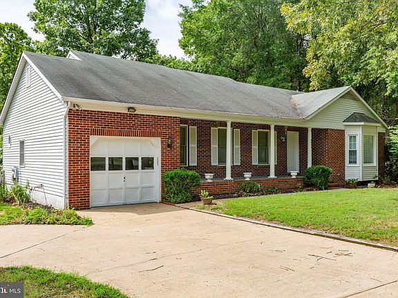4th image of 5800 Queens Mill Cir