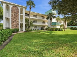 855 Ketch Dr APT 305, Naples, FL 34103